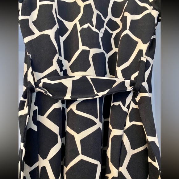 Bergdorf Goodman Milly Creamish and Black Giraffe Print Jacket - Picture 9 of 11